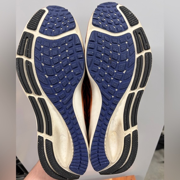 Nike Pegasus Running Shoes - Picture 4 of 4